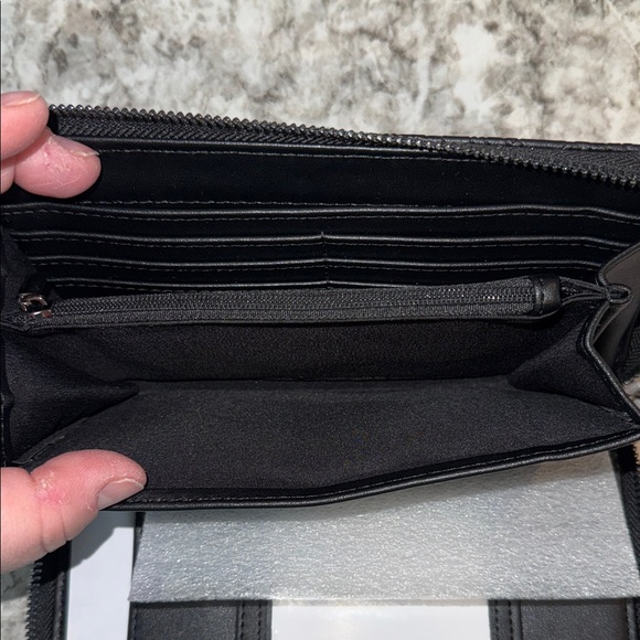 Betsey Johnson Black Key & Card Holder - Picture 5 of 5